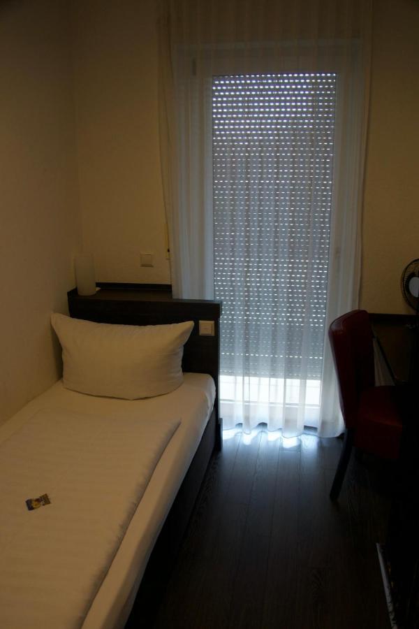 Central Hotel Фридрихсхафен Экстерьер фото
