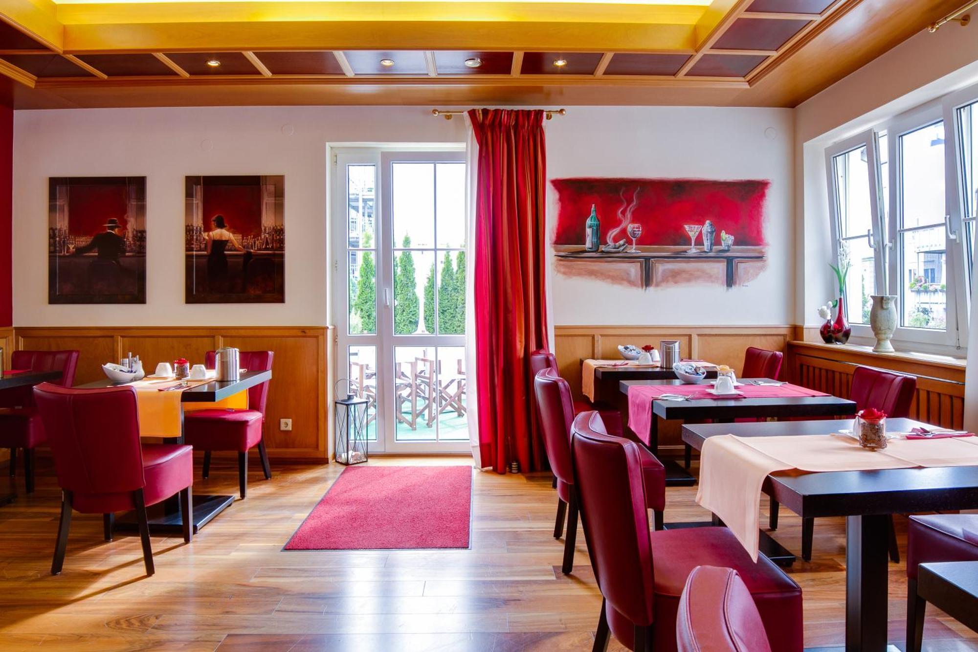 Central Hotel Фридрихсхафен Экстерьер фото