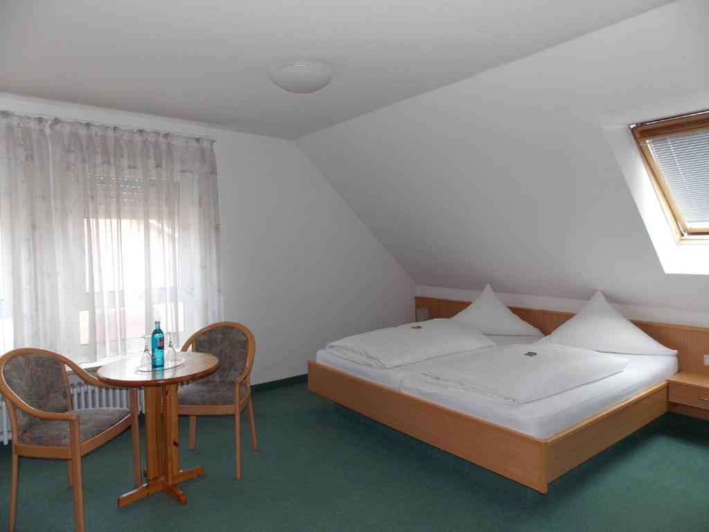 Central Hotel Фридрихсхафен Экстерьер фото