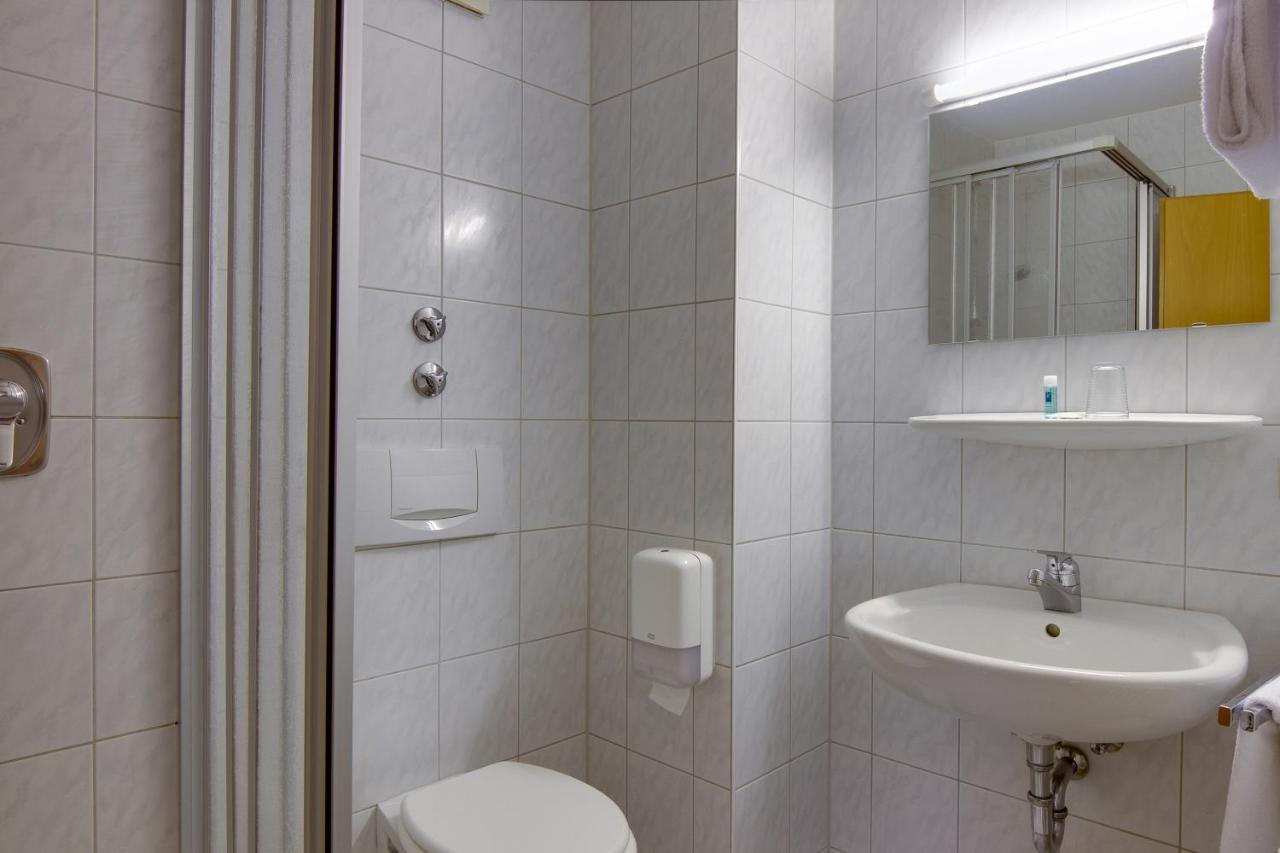Central Hotel Фридрихсхафен Номер фото